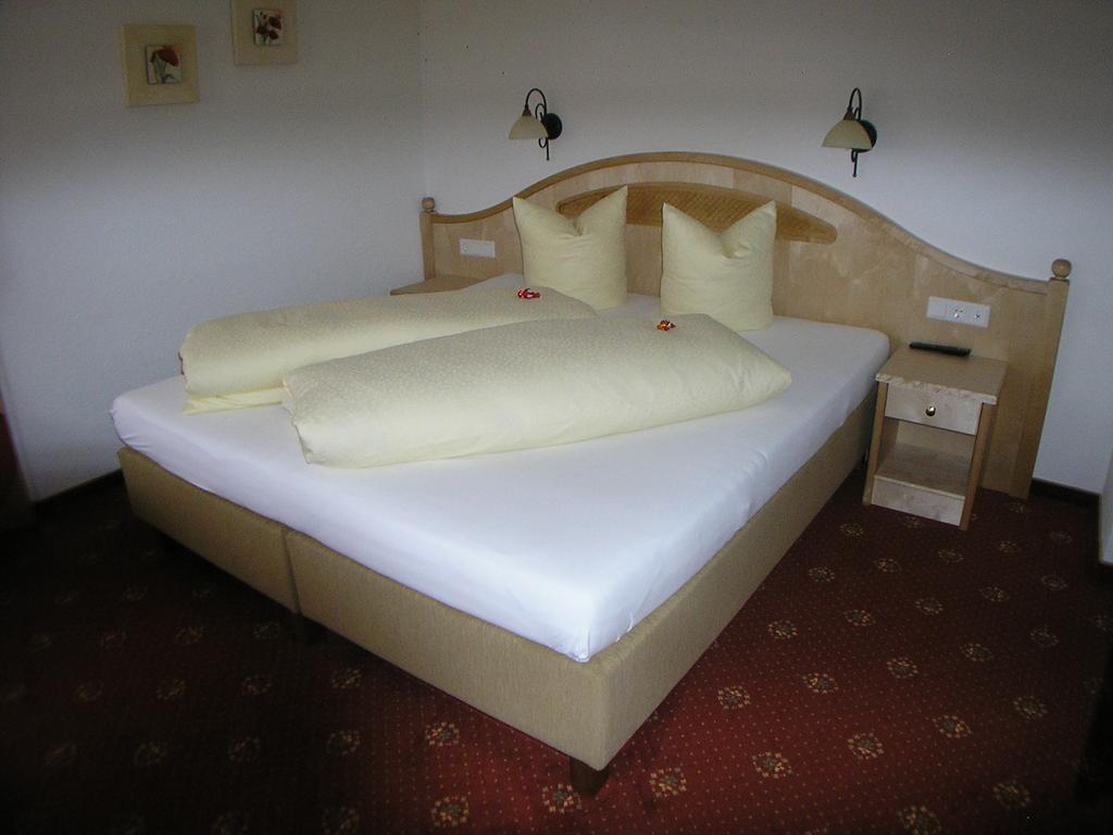 Hotel-Garni Weidacherhof Лойташ Стая снимка